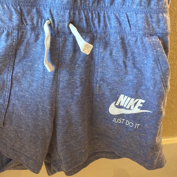 Women’s Nike romper - Picture 2 of 6